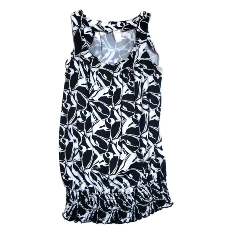 R. Marks new york black and white top with ruched hem. Medium.